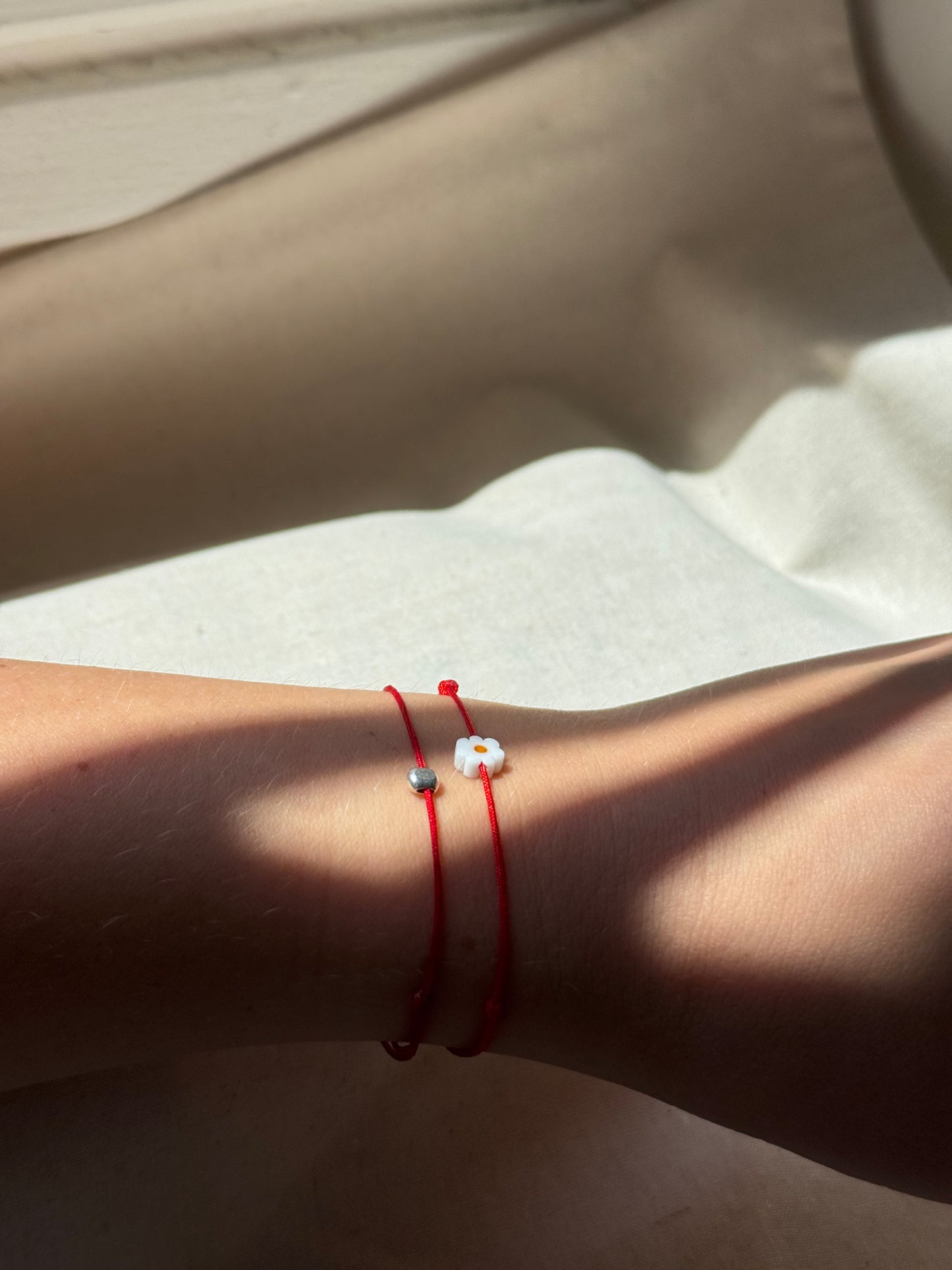 Daisy string bracelet