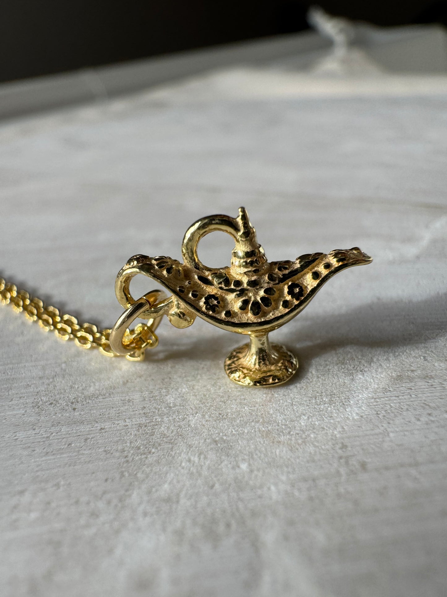 Aladdin’s lamp necklace