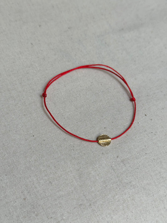 Minimal medallion bracelet