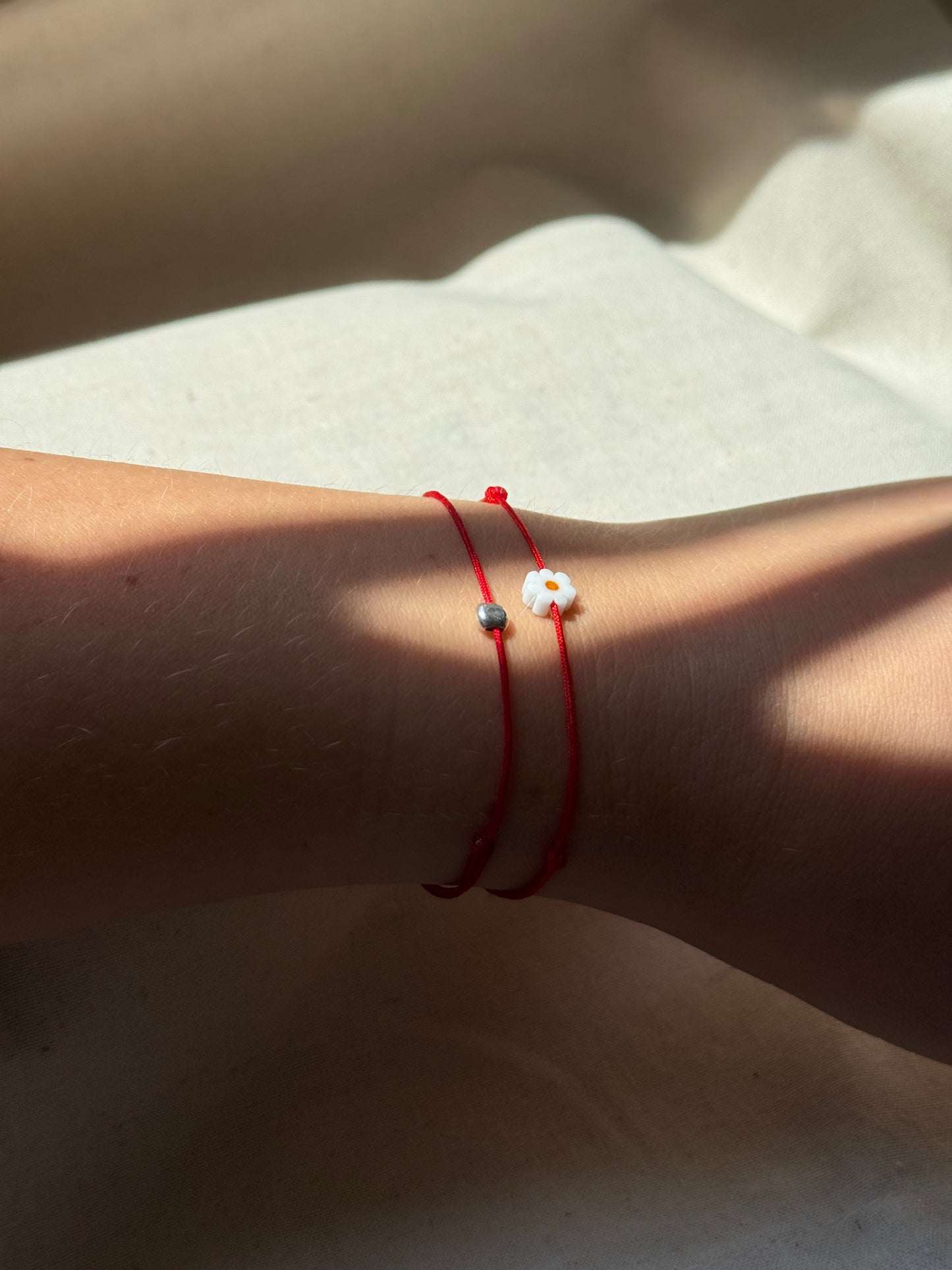 Daisy string bracelet