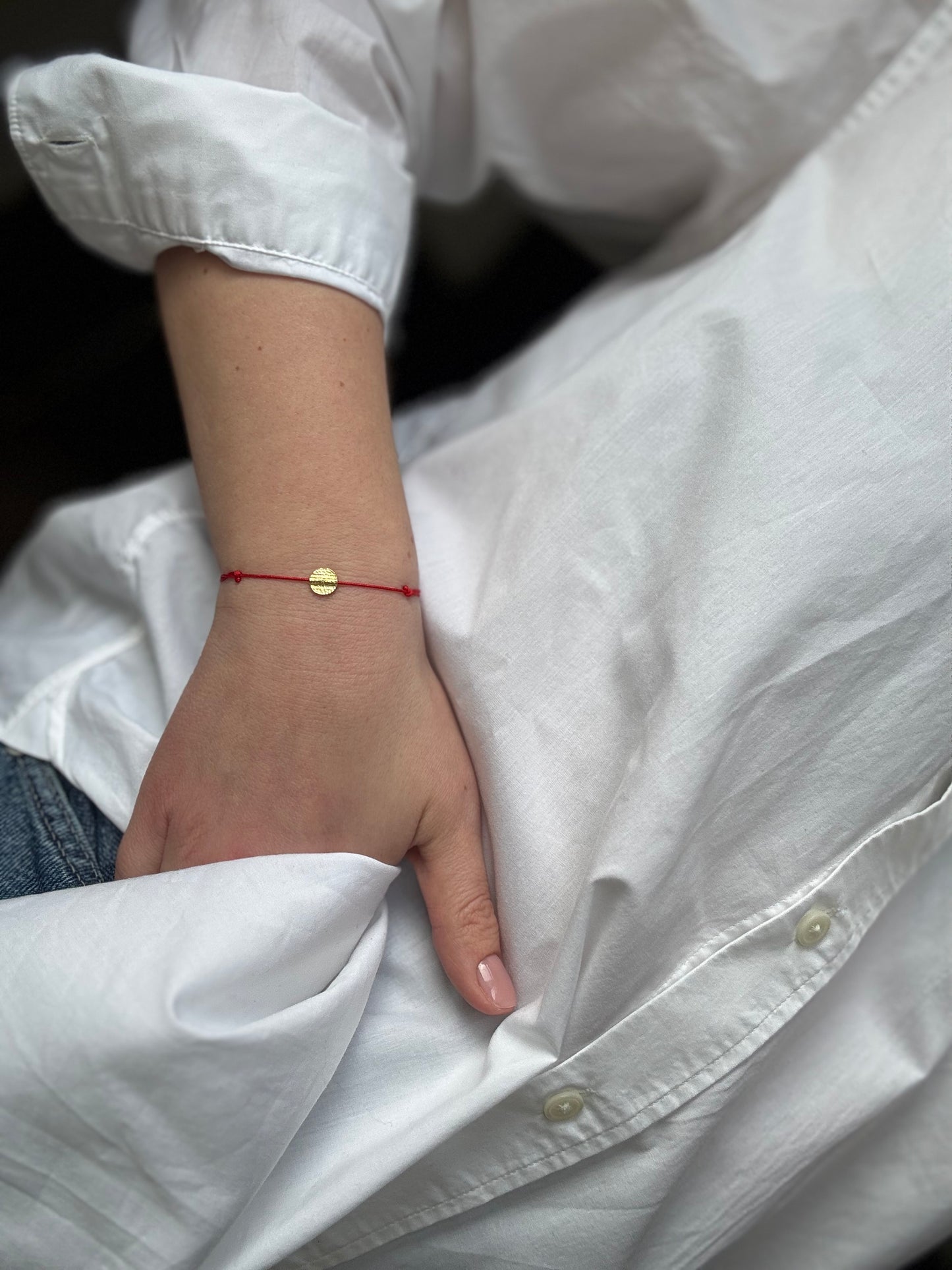 Minimal medallion bracelet