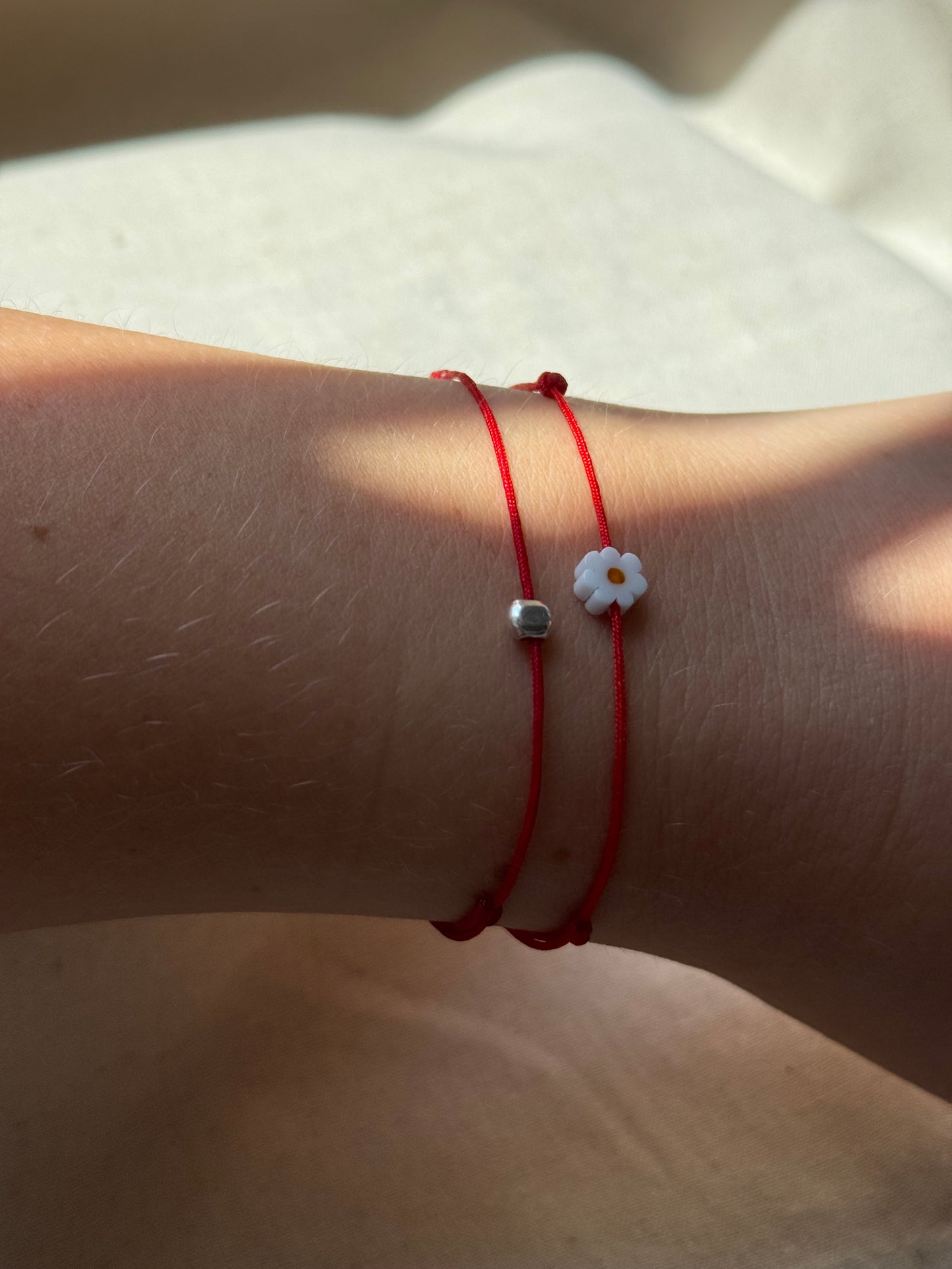 Daisy string bracelet