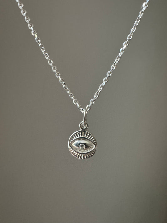 Luminous eye necklace
