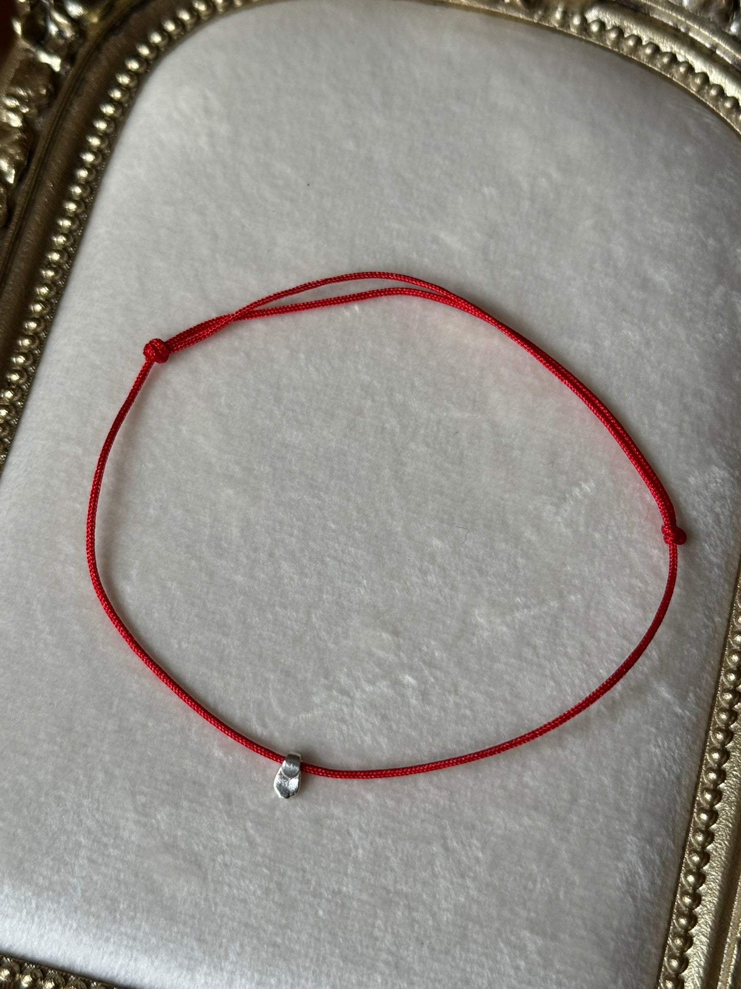 Minimal Rouge bracelet